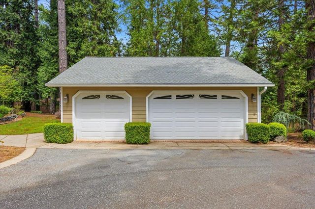 15423 Rattlesnake Rd, Grass Valley, CA 95945