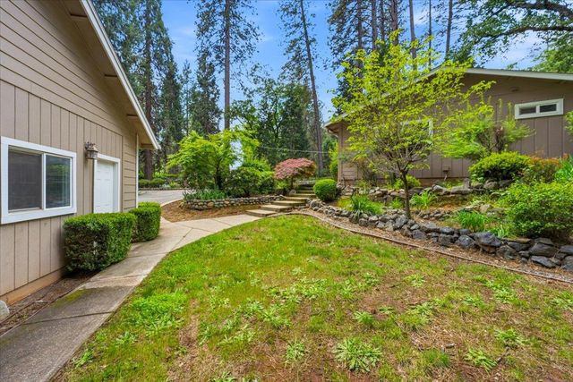15423 Rattlesnake Rd, Grass Valley, CA 95945
