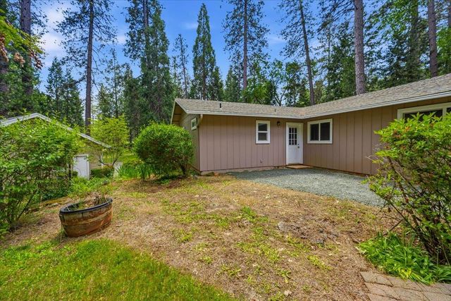 15423 Rattlesnake Rd, Grass Valley, CA 95945