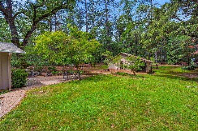 15423 Rattlesnake Rd, Grass Valley, CA 95945