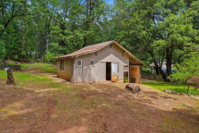 15423 Rattlesnake Rd, Grass Valley, CA 95945