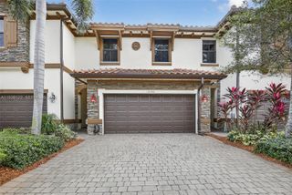 12140 Village Pl, Davie, FL 33325