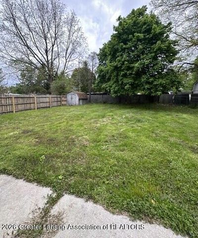 1020 R G Curtiss Avenue, Lansing, MI 48911