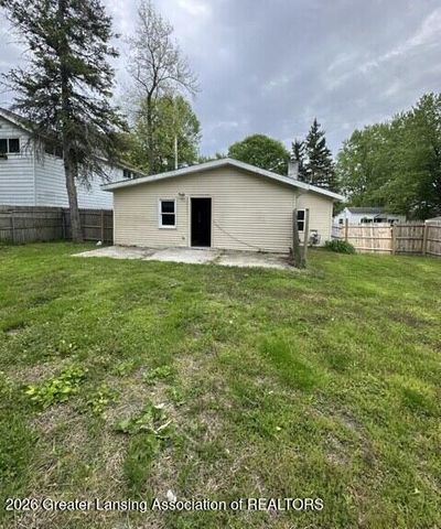 1020 R G Curtiss Avenue, Lansing, MI 48911