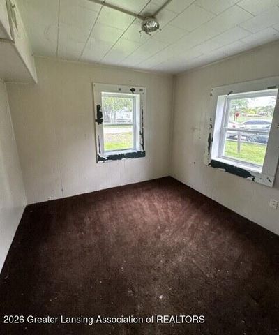 1020 R G Curtiss Avenue, Lansing, MI 48911
