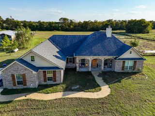 460 County Road 4421, Trenton, TX 75490