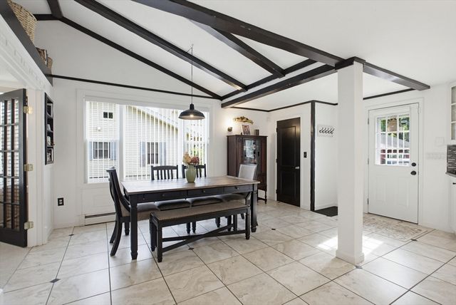 7 West St, Oxford, MA 01540