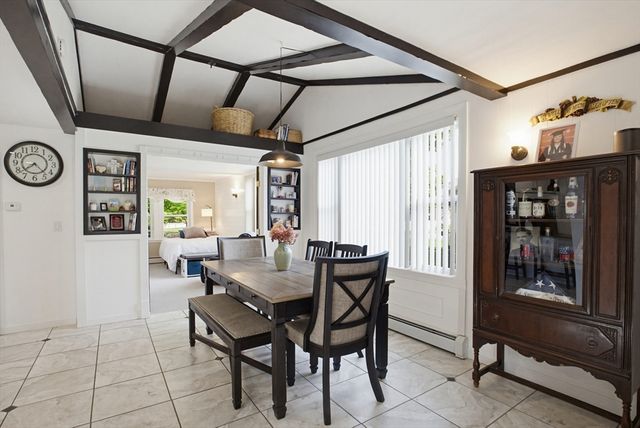 7 West St, Oxford, MA 01540