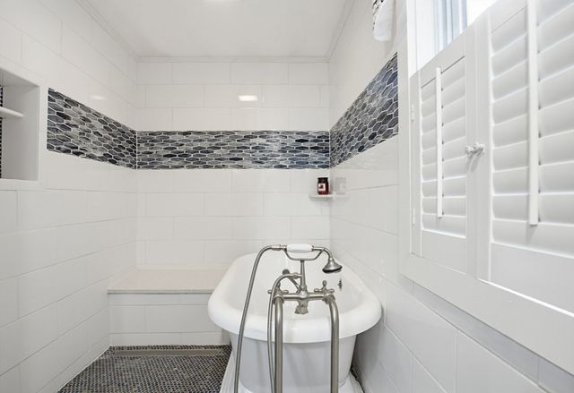 7 West St, Oxford, MA 01540