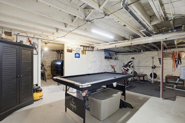 7 West St, Oxford, MA 01540