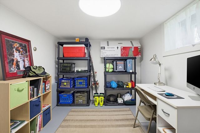 7 West St, Oxford, MA 01540