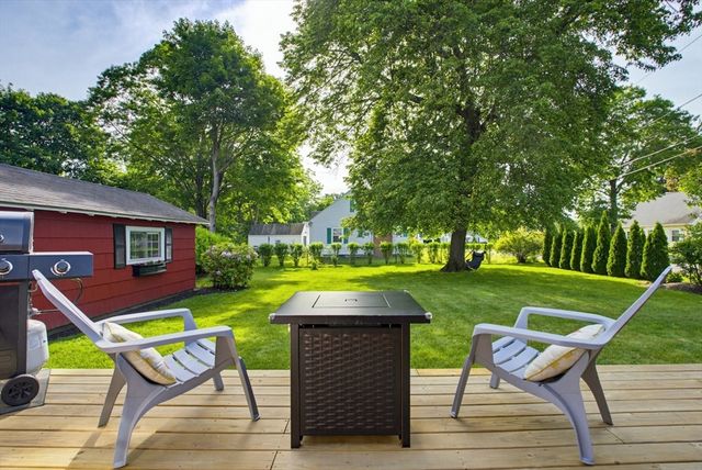 7 West St, Oxford, MA 01540