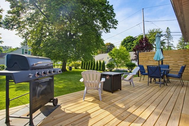 7 West St, Oxford, MA 01540