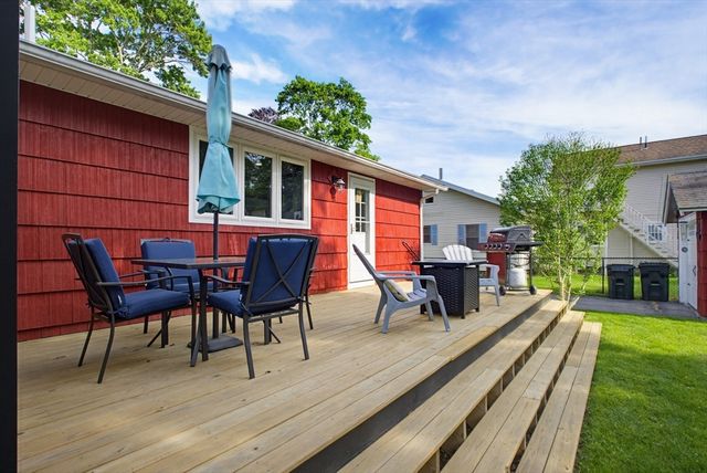 7 West St, Oxford, MA 01540