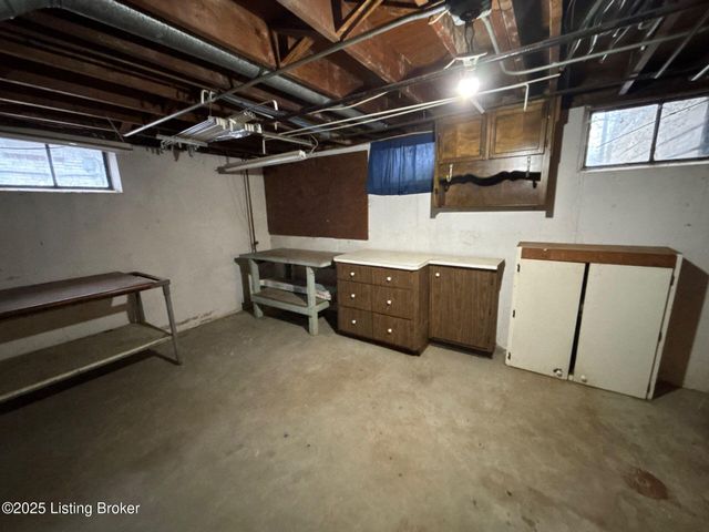 3445 Allison Way, Louisville, KY 40220