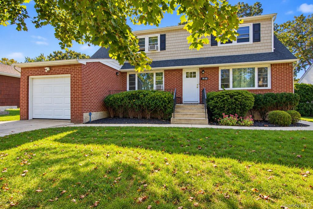 118 Liberty Street, Deer Park, NY 11729 — exterior