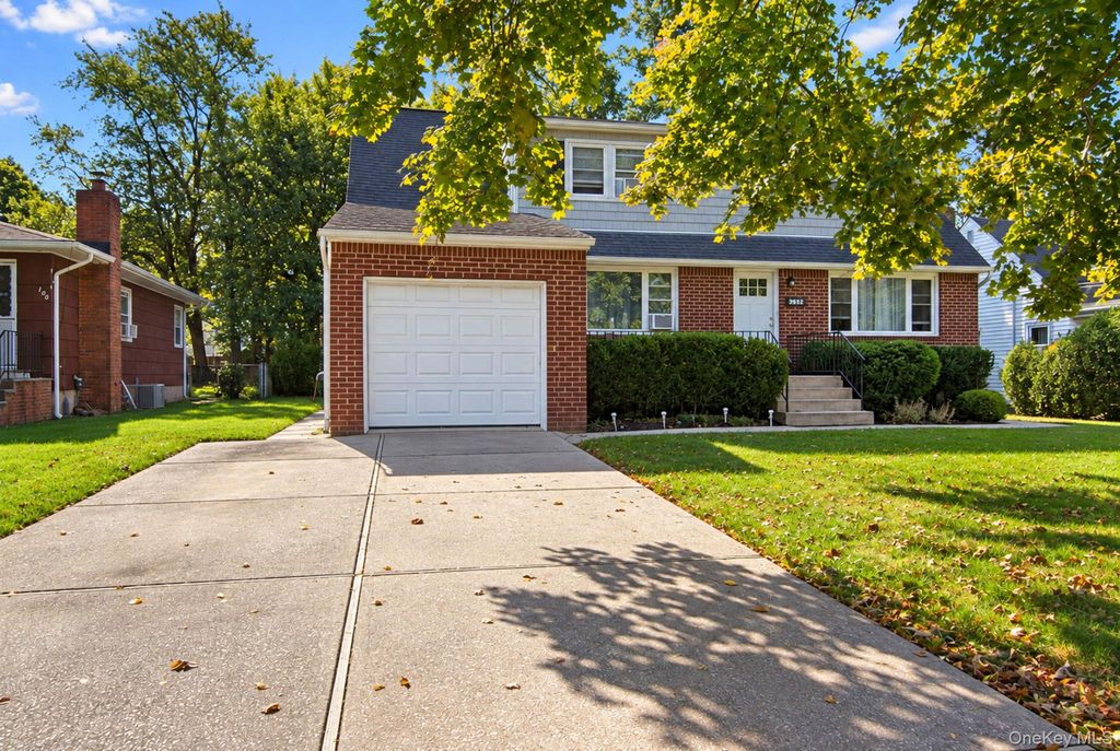 118 Liberty Street, Deer Park, NY 11729 — photo 2