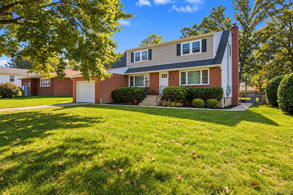 118 Liberty Street, Deer Park, NY 11729 — photo 3
