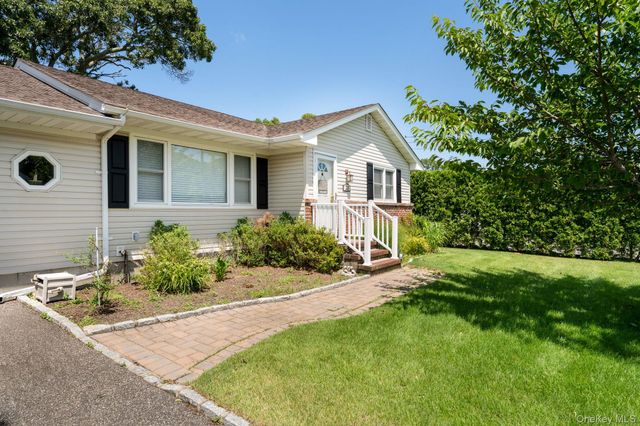 23 Staller Boulevard, Hampton Bays, NY 11946