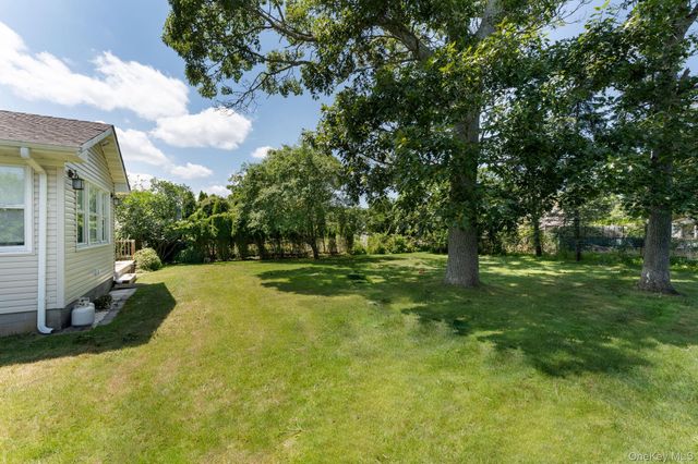 23 Staller Boulevard, Hampton Bays, NY 11946
