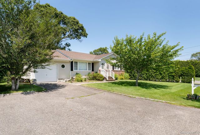 23 Staller Boulevard, Hampton Bays, NY 11946