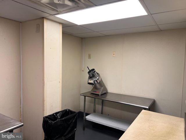 39 E OREGON AVE, Philadelphia, PA 19148