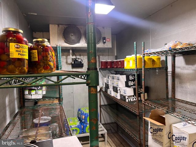 39 E OREGON AVE, Philadelphia, PA 19148