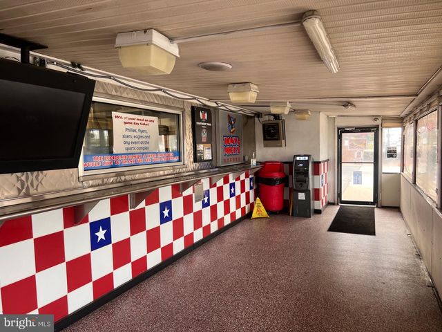 39 E OREGON AVE, Philadelphia, PA 19148