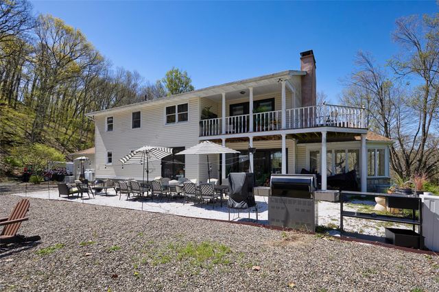 32 Cole Road, Pleasant Valley, NY 12569