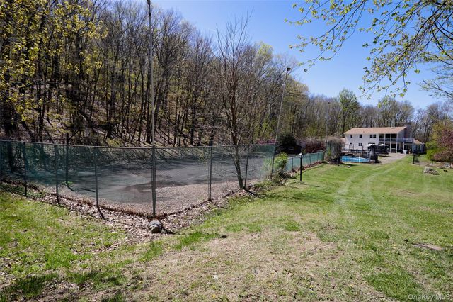 32 Cole Road, Pleasant Valley, NY 12569