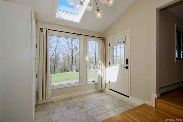 32 Cole Road, Pleasant Valley, NY 12569