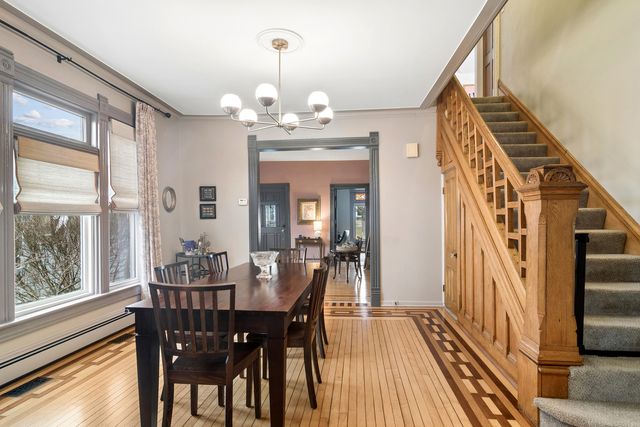 123 Raymond Avenue, Barrington, IL 60010