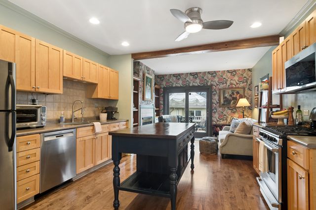 123 Raymond Avenue, Barrington, IL 60010