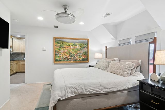 123 Raymond Avenue, Barrington, IL 60010