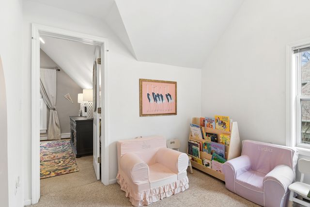 123 Raymond Avenue, Barrington, IL 60010