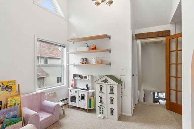 123 Raymond Avenue, Barrington, IL 60010