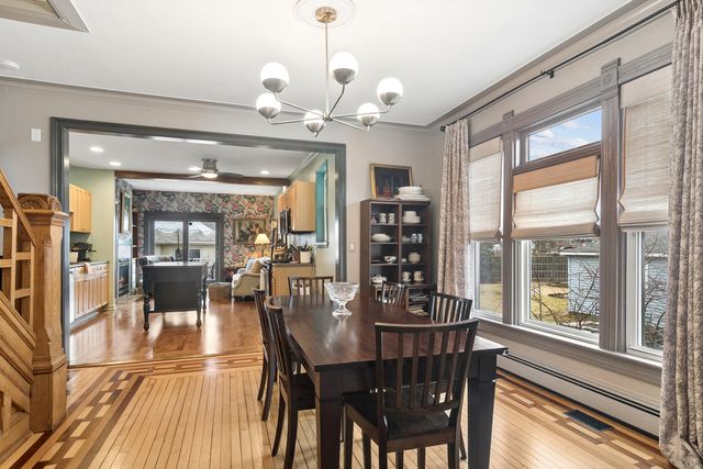 123 Raymond Avenue, Barrington, IL 60010