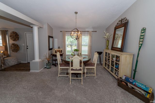 812 S lakeside Drive, Syracuse, IN 46567