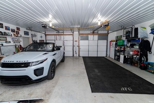 812 S lakeside Drive, Syracuse, IN 46567