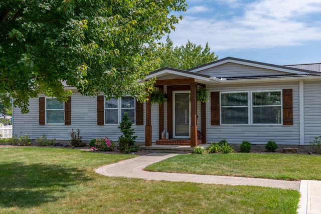 812 S lakeside Drive, Syracuse, IN 46567