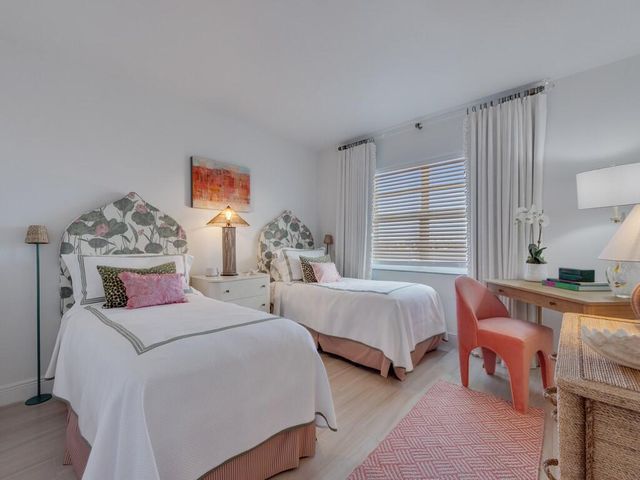 4049 Ocean Drive 402, Vero Beach, FL 32963