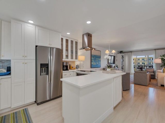 4049 Ocean Drive 402, Vero Beach, FL 32963
