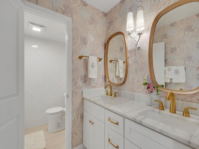 4049 Ocean Drive 402, Vero Beach, FL 32963