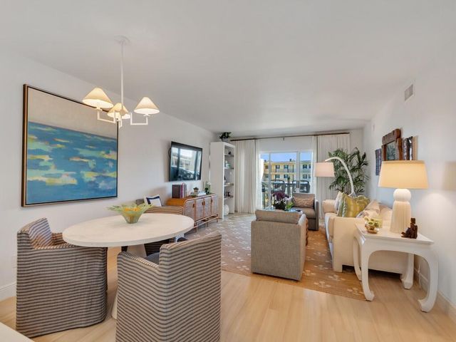 4049 Ocean Drive 402, Vero Beach, FL 32963