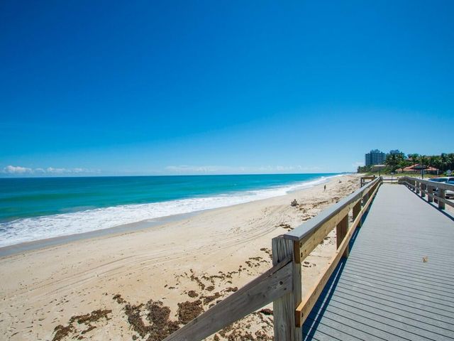 4049 Ocean Drive 402, Vero Beach, FL 32963