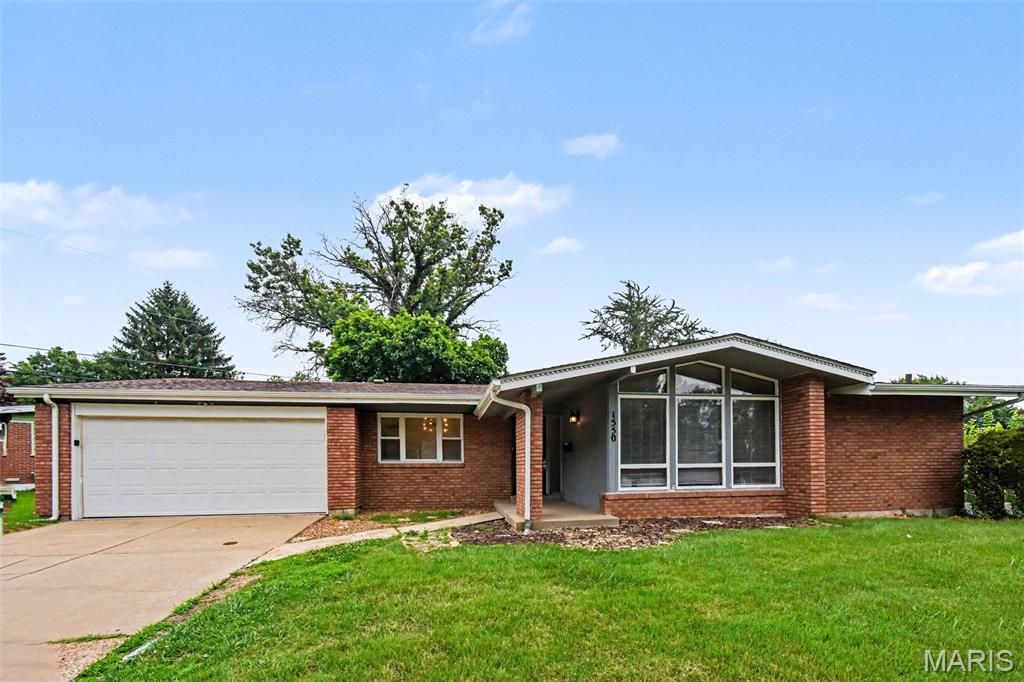 1550 Hollywood Lane, Florissant, MO 63033