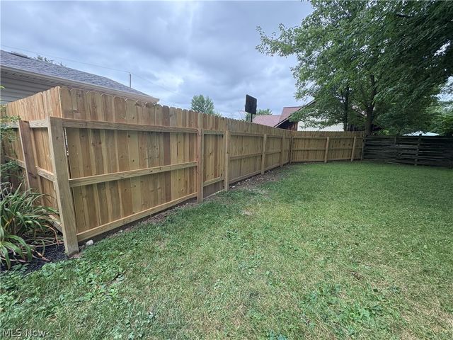 110 Habant Drive, Amherst, OH 44001