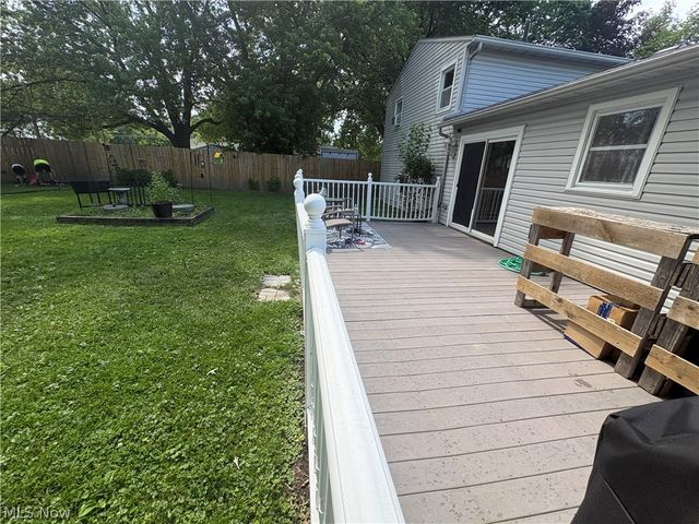 110 Habant Drive, Amherst, OH 44001