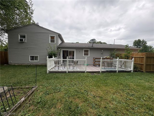110 Habant Drive, Amherst, OH 44001