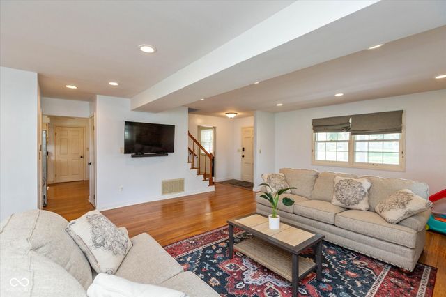 1244 Darby Lane, Indianapolis, IN 46260